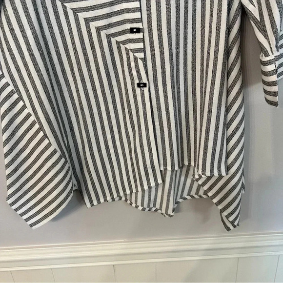 Soft Surroundings Women's Asymmetrical 3/4 Sleeve Striped Top Size PXS GUC - Picture 7 of 10
